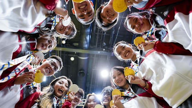 梅里诺玩二选一：佩德里＞维蒂尼亚、厄德高、罗德里（梅里诺的选择：佩德里高于维蒂尼亚、厄德高和罗德里）