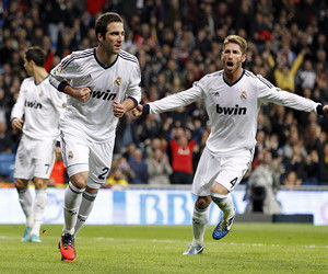 巴萨梅西关键助攻助力进球（梅西妙传助巴萨破门）