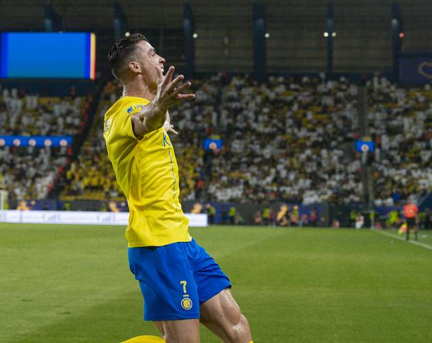 前法国国脚：支持本泽马重返国家队，希望看到他踢九号位（前法国国脚力挺本泽马回归国家队，盼其出任9号中锋）