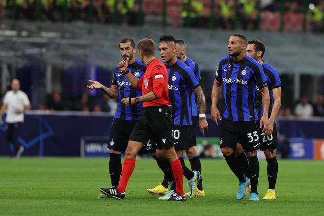 C罗白宫晒自拍照，与因凡蒂诺、马斯克等人同框（C罗在白宫发自拍，和因凡蒂诺、马斯克等人同框）