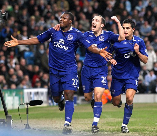 陈梦和黄子韬切磋乒乓球 黄子韬精准狙击陈梦笑点（陈梦与黄子韬乒乓过招 黄子韬精准拿捏陈梦笑点）